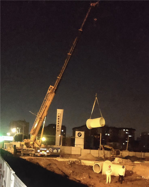 兴平市“弯臂矫正”—— 吊车的 “形变补偿” 技术